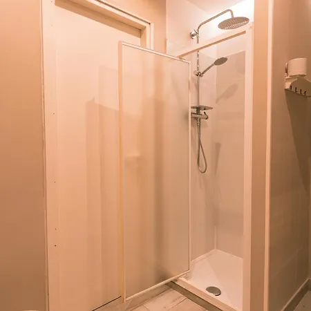 Romeo's - Royal Welcome Apartment *